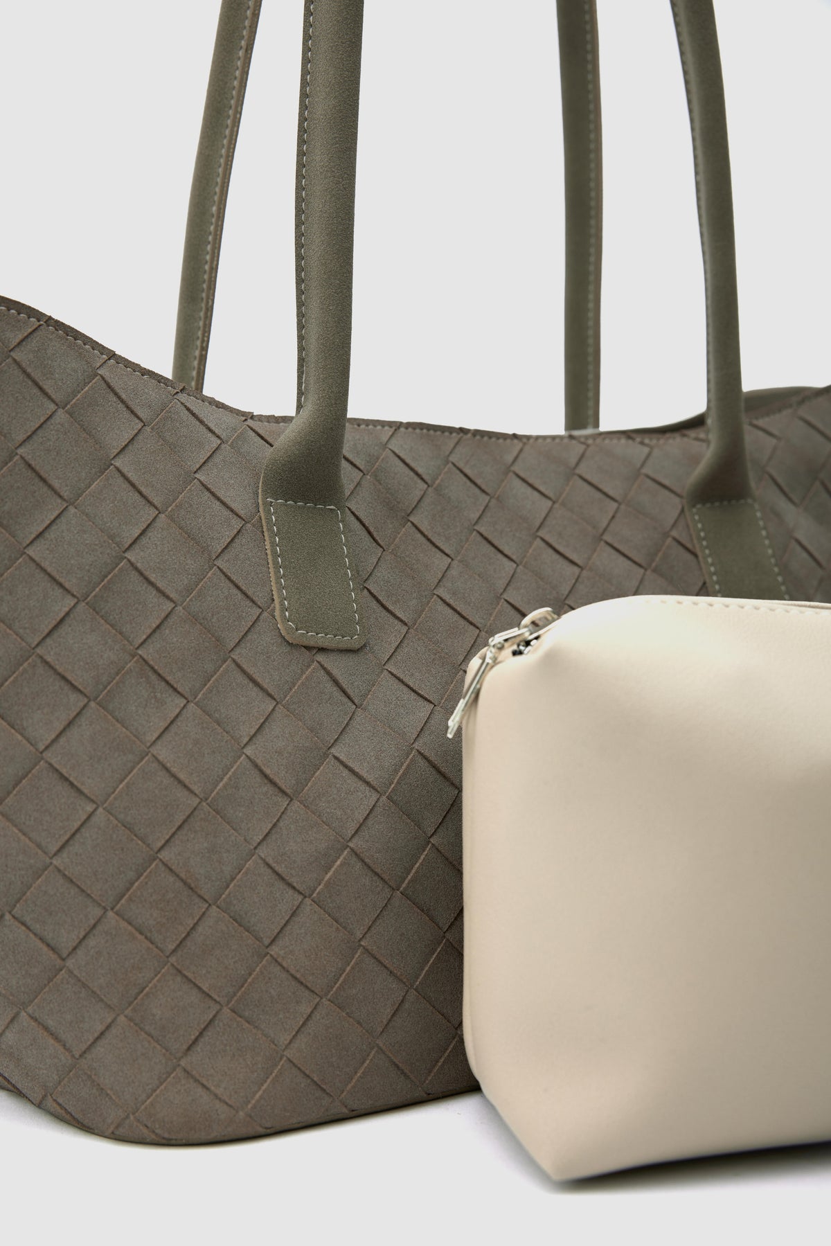 Aldebaran Suede Tote Bag in taupe, view 3 – Nouva