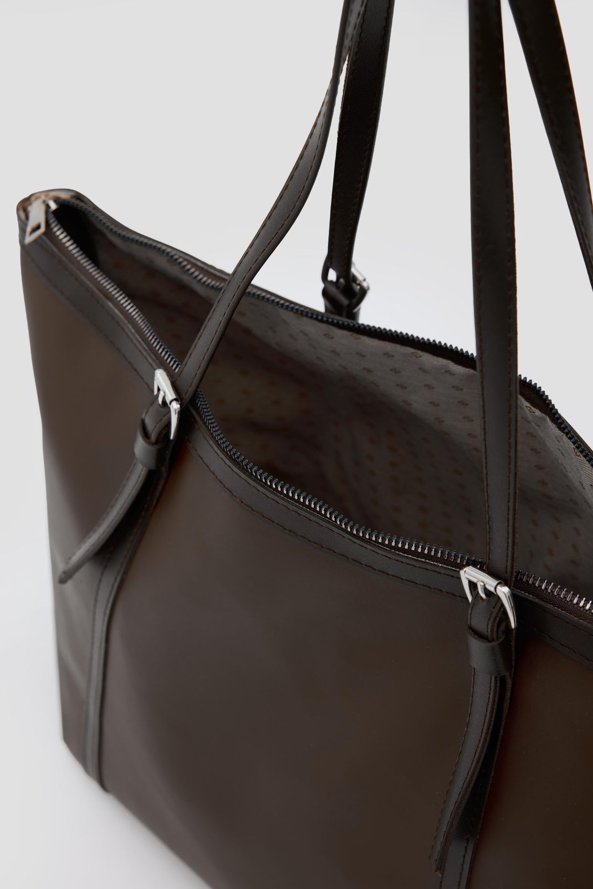 Altair Shoulder Bag in brown, view 4 – Nouva