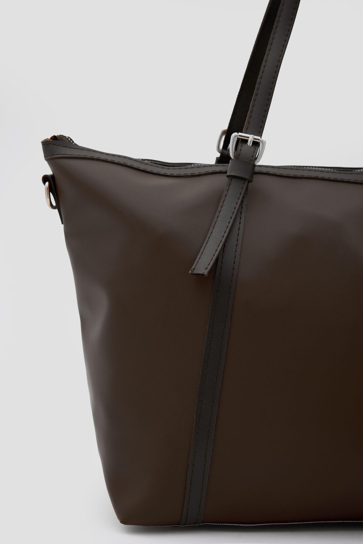 Altair Shoulder Bag in brown, view 5 – Nouva