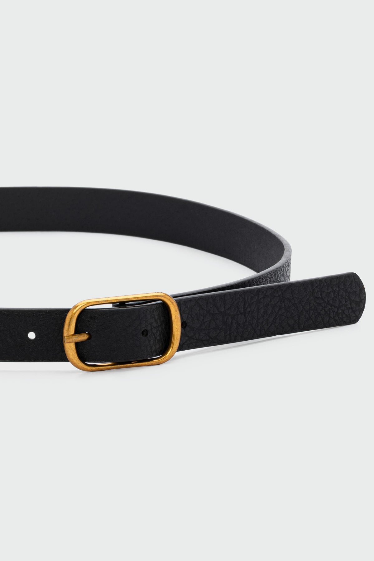 Charme Rectangle Buckle Belt in black, view 2 – Nouva