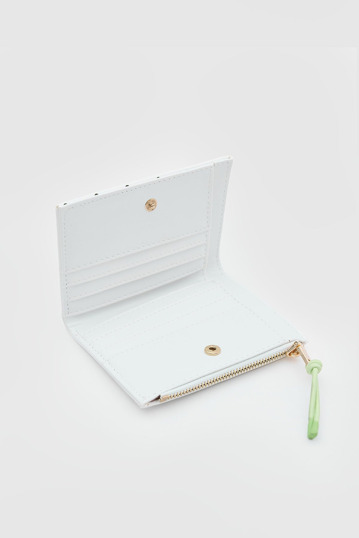 Coquette Polka Dot Wallet in white, view 3 – Nouva