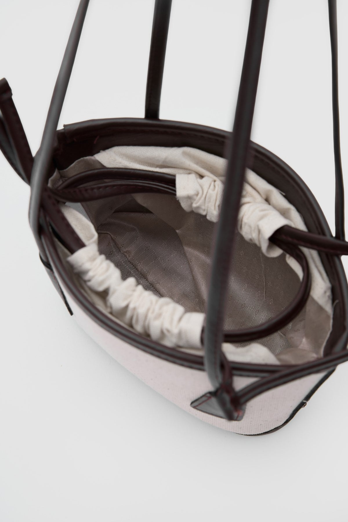 Dubhe Canvas Bucket Bag in brown, view 5 – Nouva