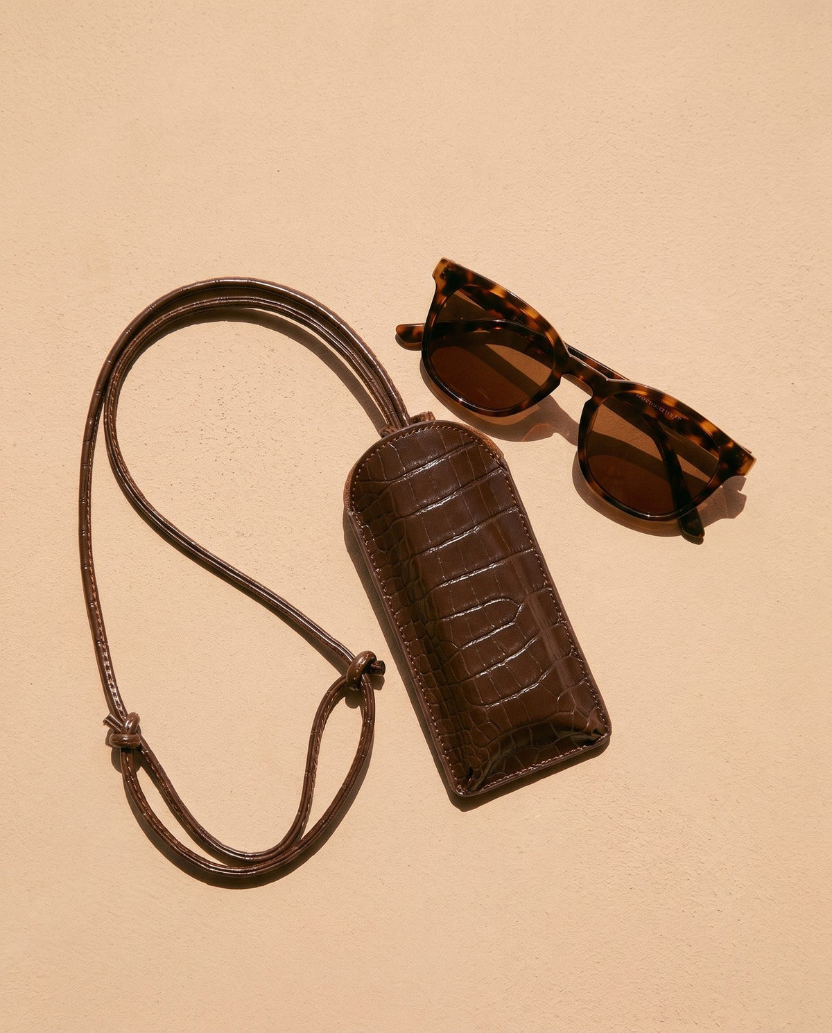 Vitrine Croc-Print Glasses Case in espresso with sunglasses – women's sunglasses case by Nouva