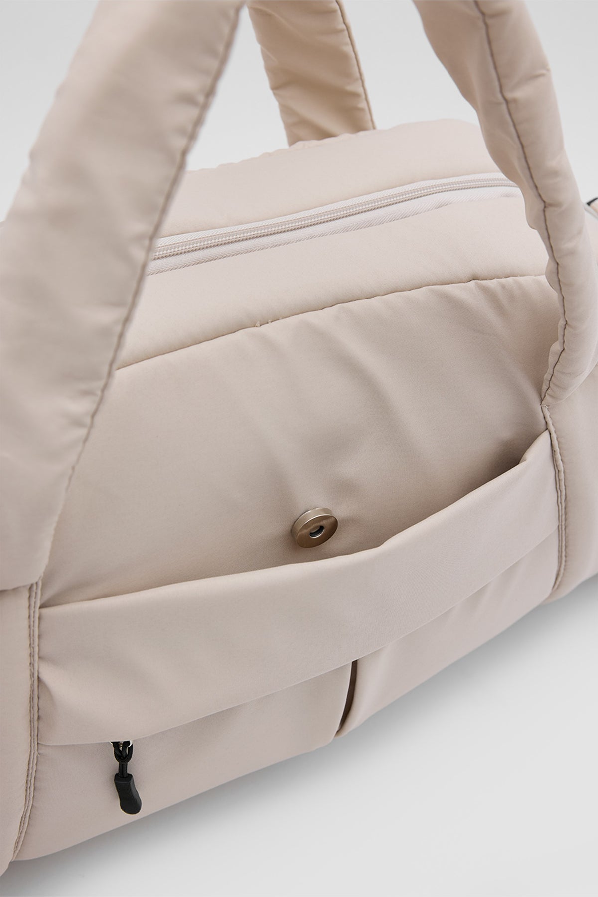 Fomalhaut Weekender Bag in beige, view 7 – Nouva
