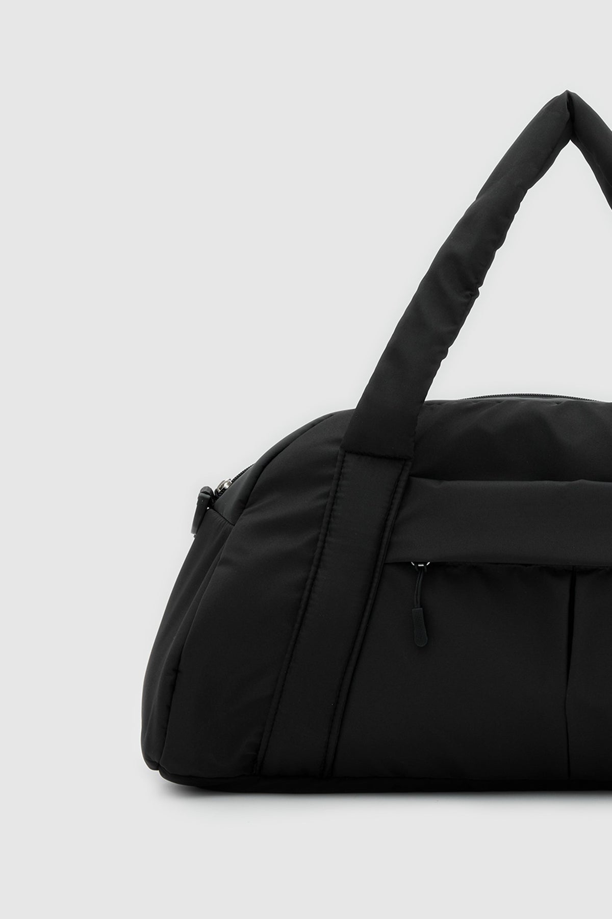 Fomalhaut Weekender Bag in black, view 5 – Nouva