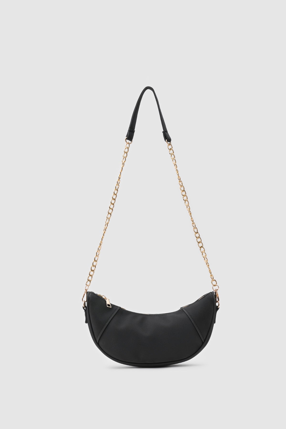 Hilal Chain Half-Moon Crossbody Bag in black – women's crossbody bag by Nouva