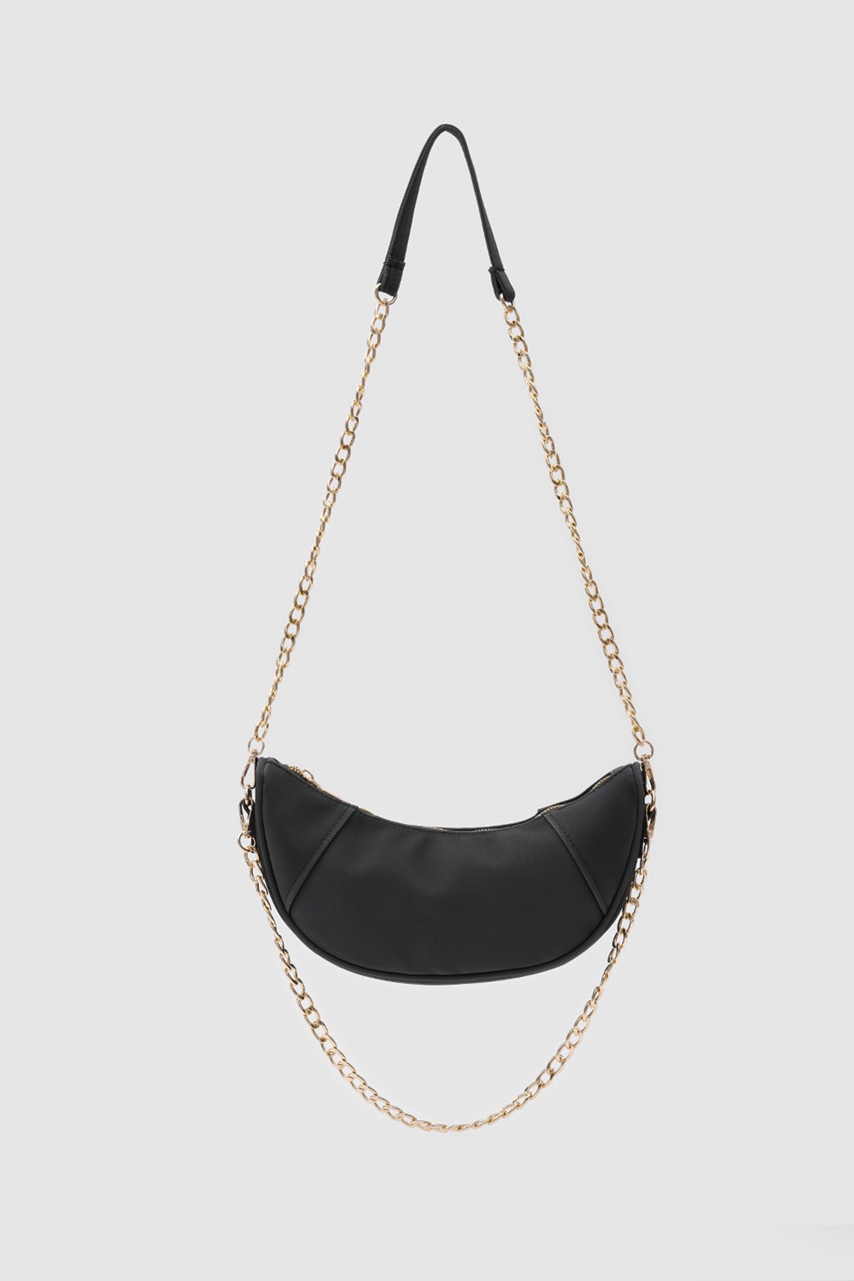 Hilal Chain Half-Moon Crossbody Bag in black, view 2 – Nouva