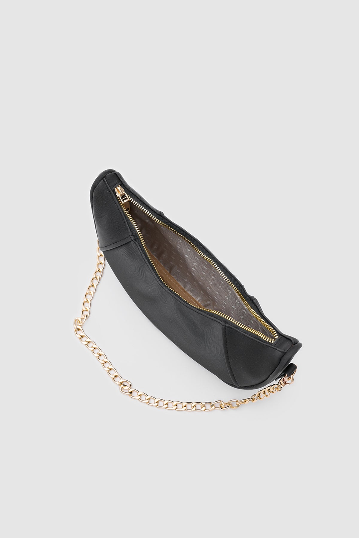Hilal Chain Half-Moon Crossbody Bag in black, view 7 – Nouva