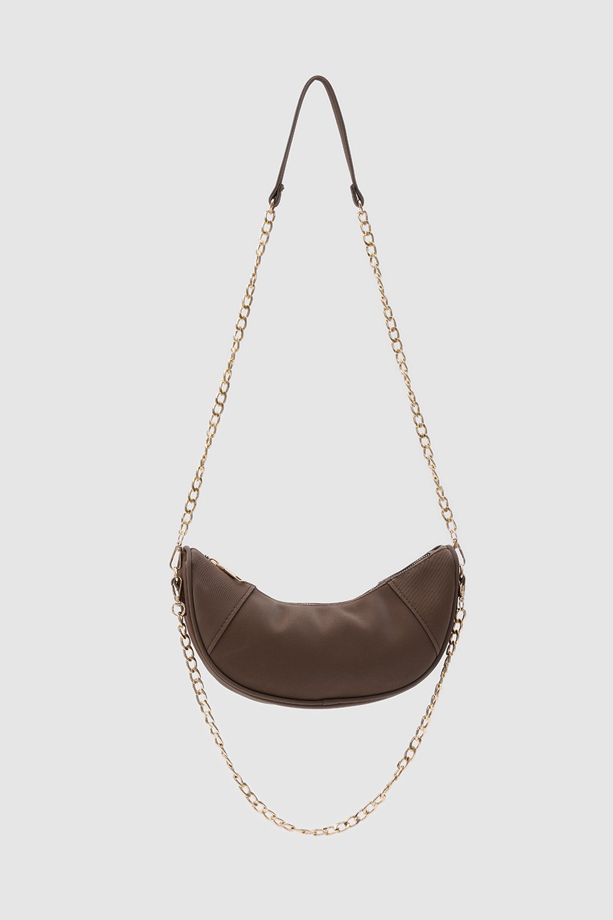 Hilal Chain Half-Moon Crossbody Bag in brown, view 2 – Nouva