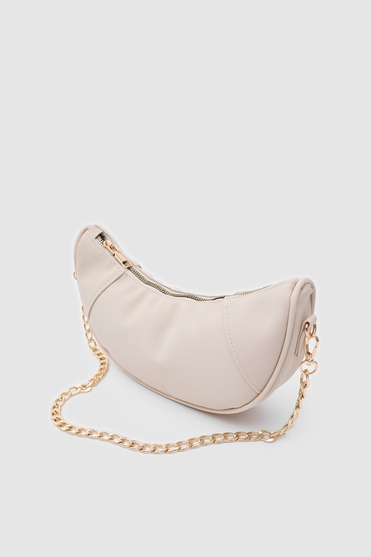 Hilal Chain Half-Moon Crossbody Bag in cream, view 6 – Nouva