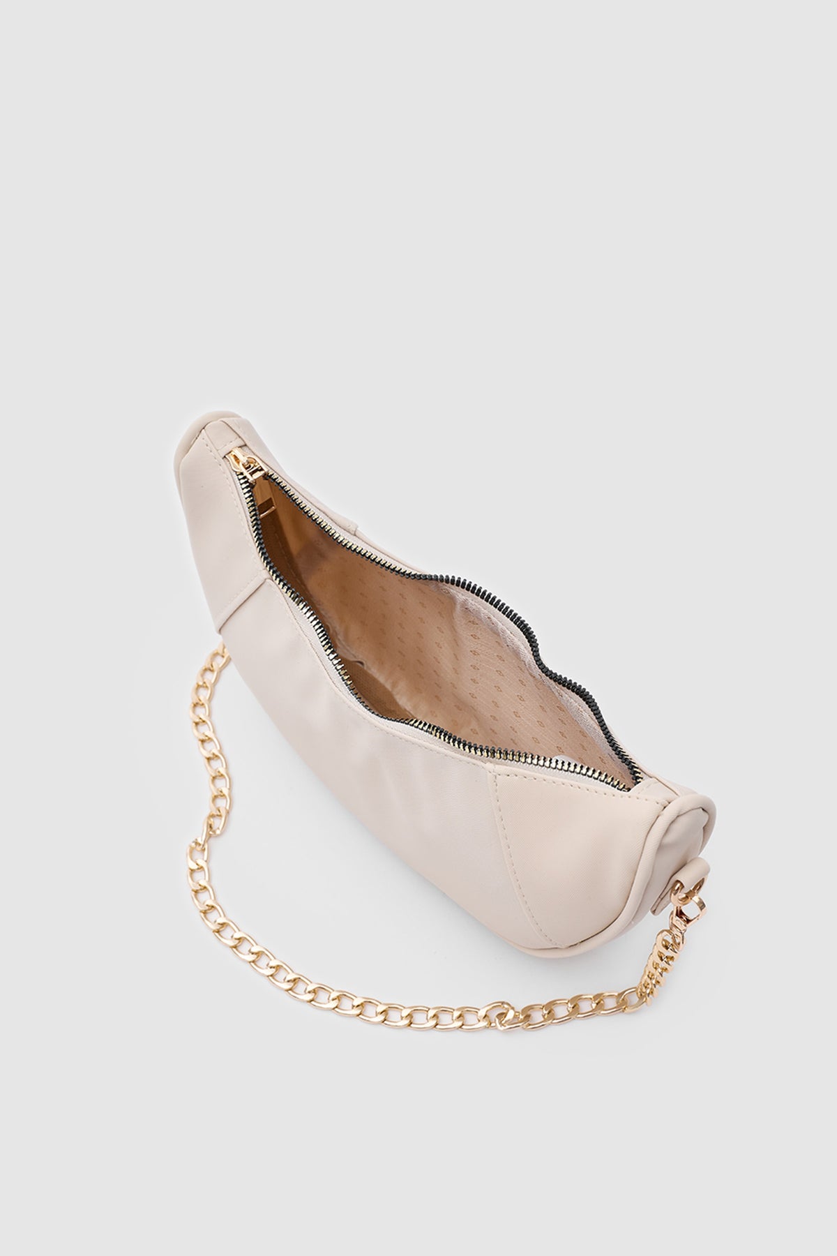 Hilal Chain Half-Moon Crossbody Bag in cream, view 7 – Nouva