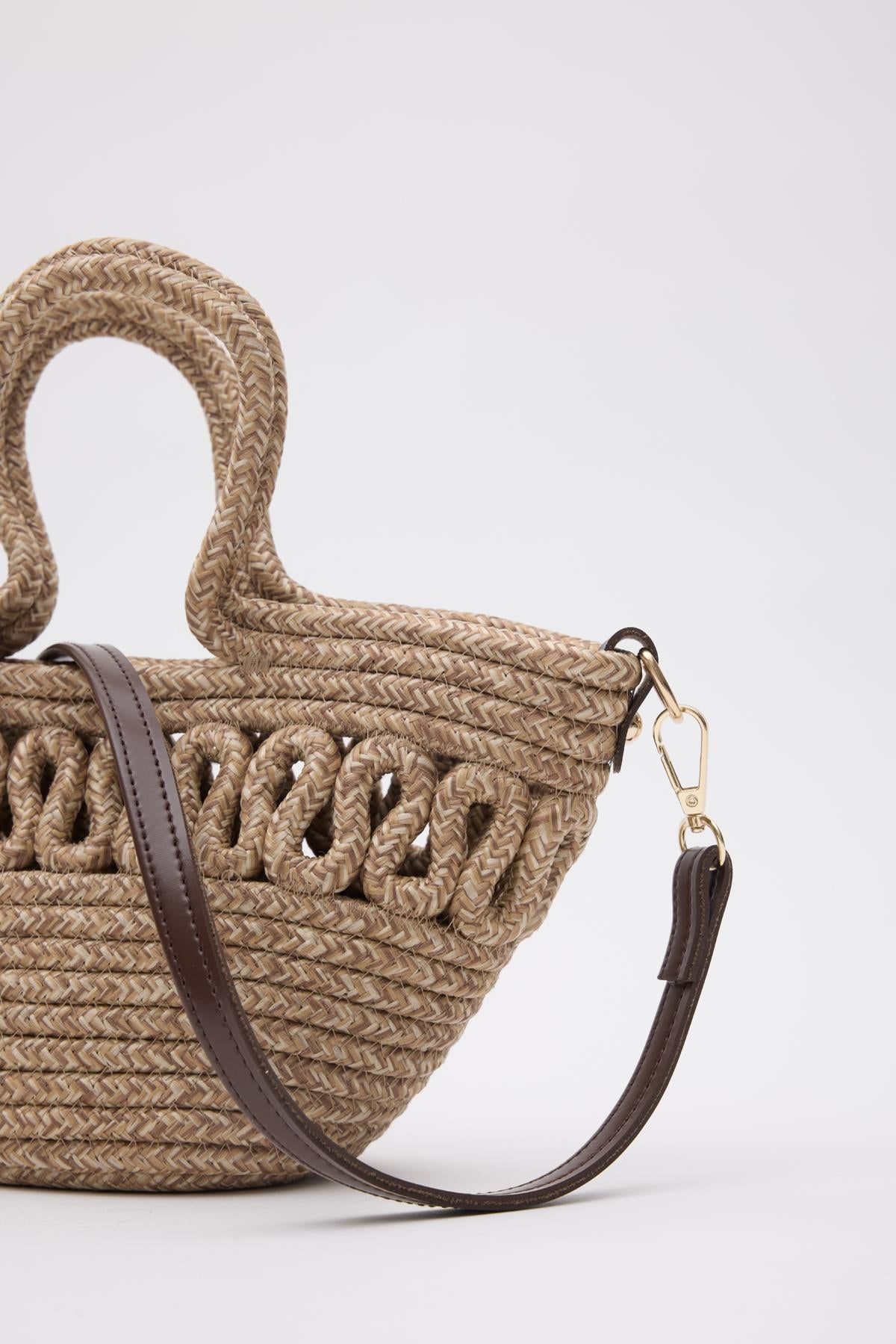 Kawkab Mini Straw Crossbody Bag in taupe, view 6 – Nouva