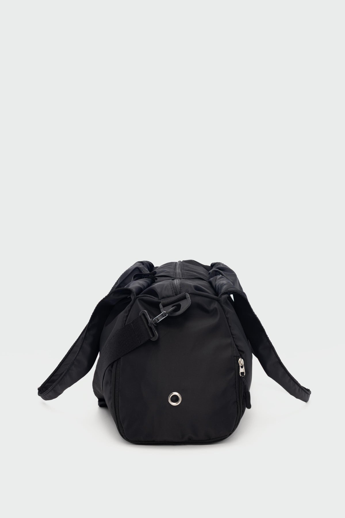 Merak Sport Shoulder Bag in black, view 5 – Nouva