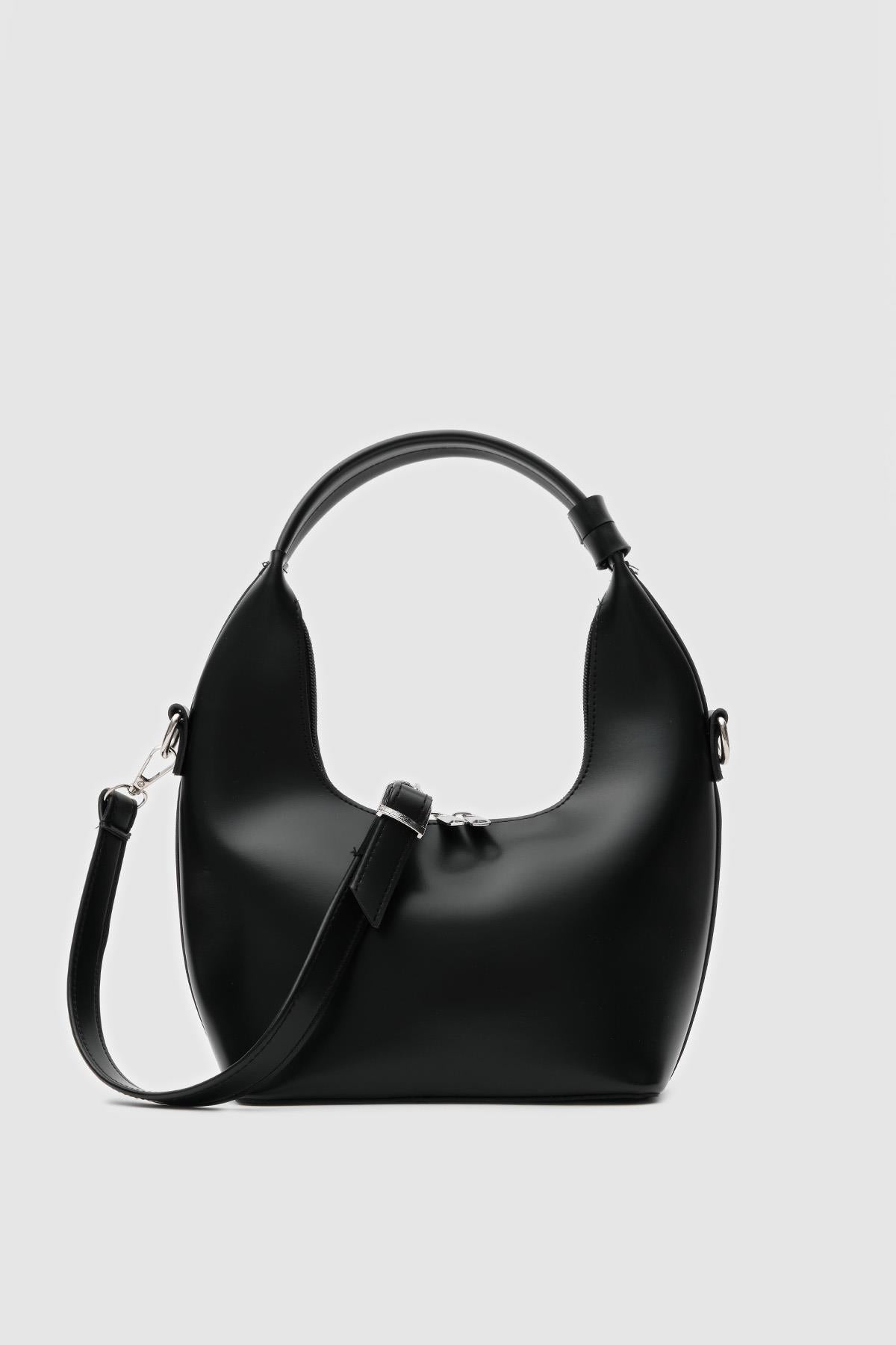 Mizar Crossbody Bucket Bag in black, view 4 – Nouva