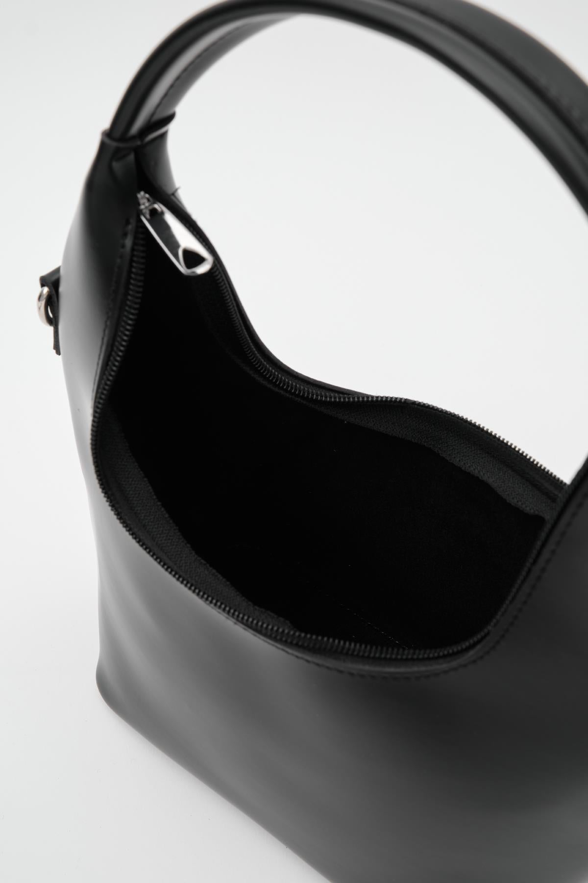 Mizar Crossbody Bucket Bag in black, view 6 – Nouva