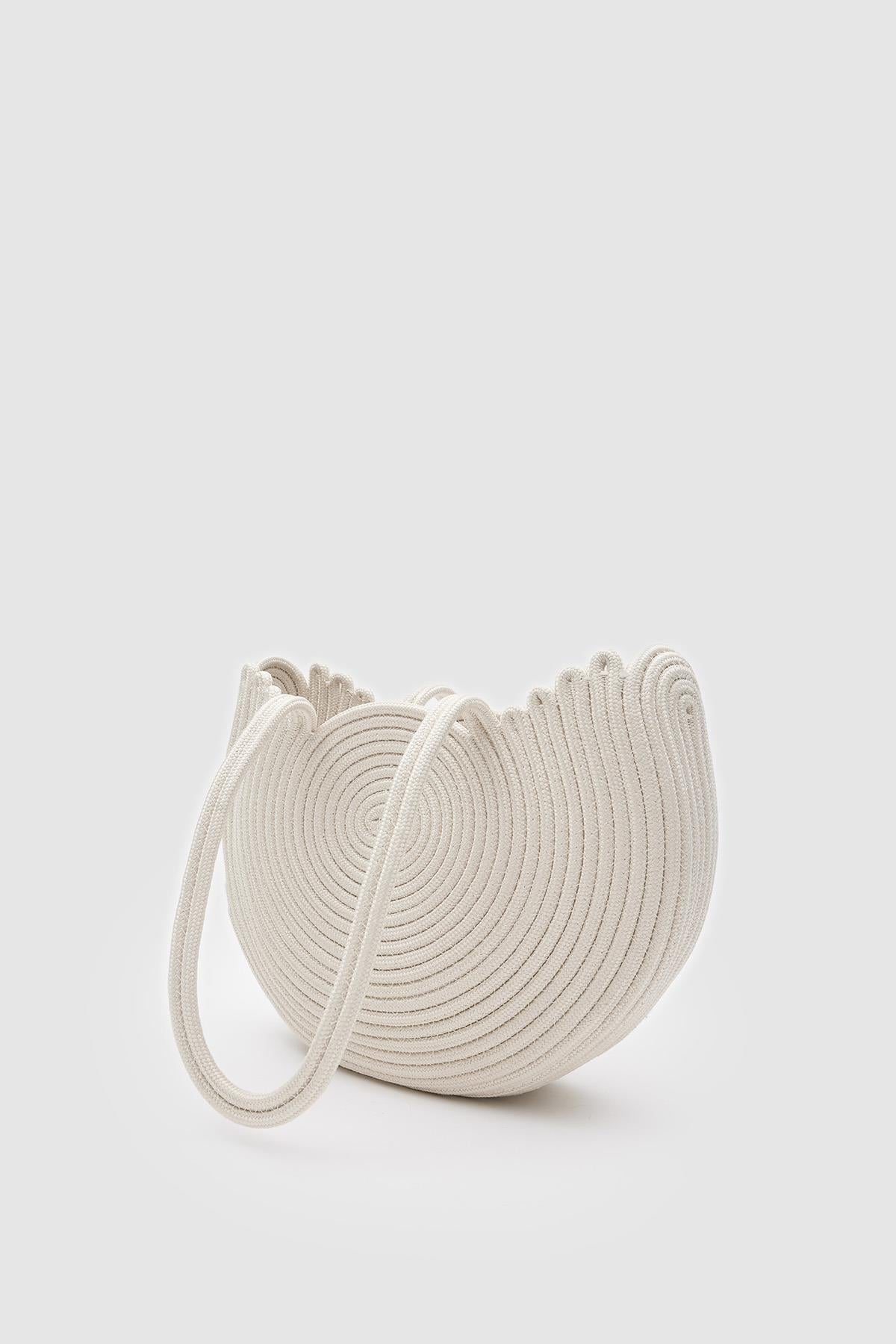 Najma Straw Shoulder Bag in cream, view 4 – Nouva