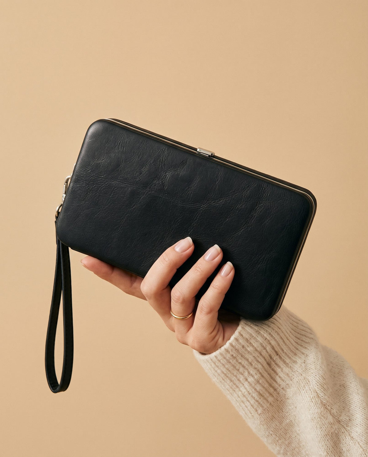 Nouveaute Portfolio Wallet in black, view 5 – Nouva