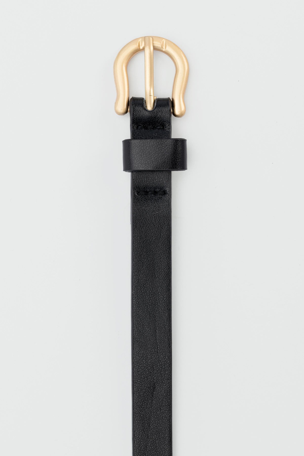 Parure Oval-Buckle Slim Belt in black, view 3 – Nouva