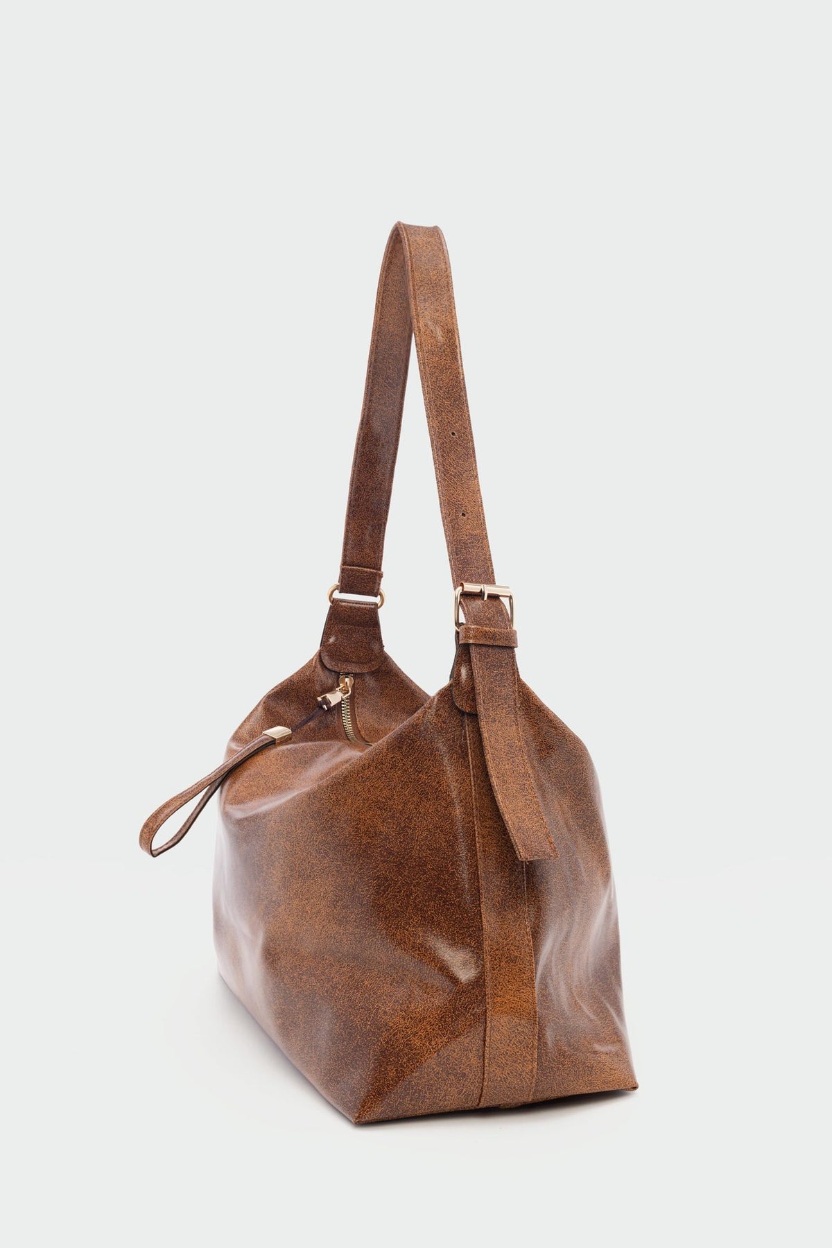 Qamar Slouchy Shoulder Bag in tan, view 3 – Nouva