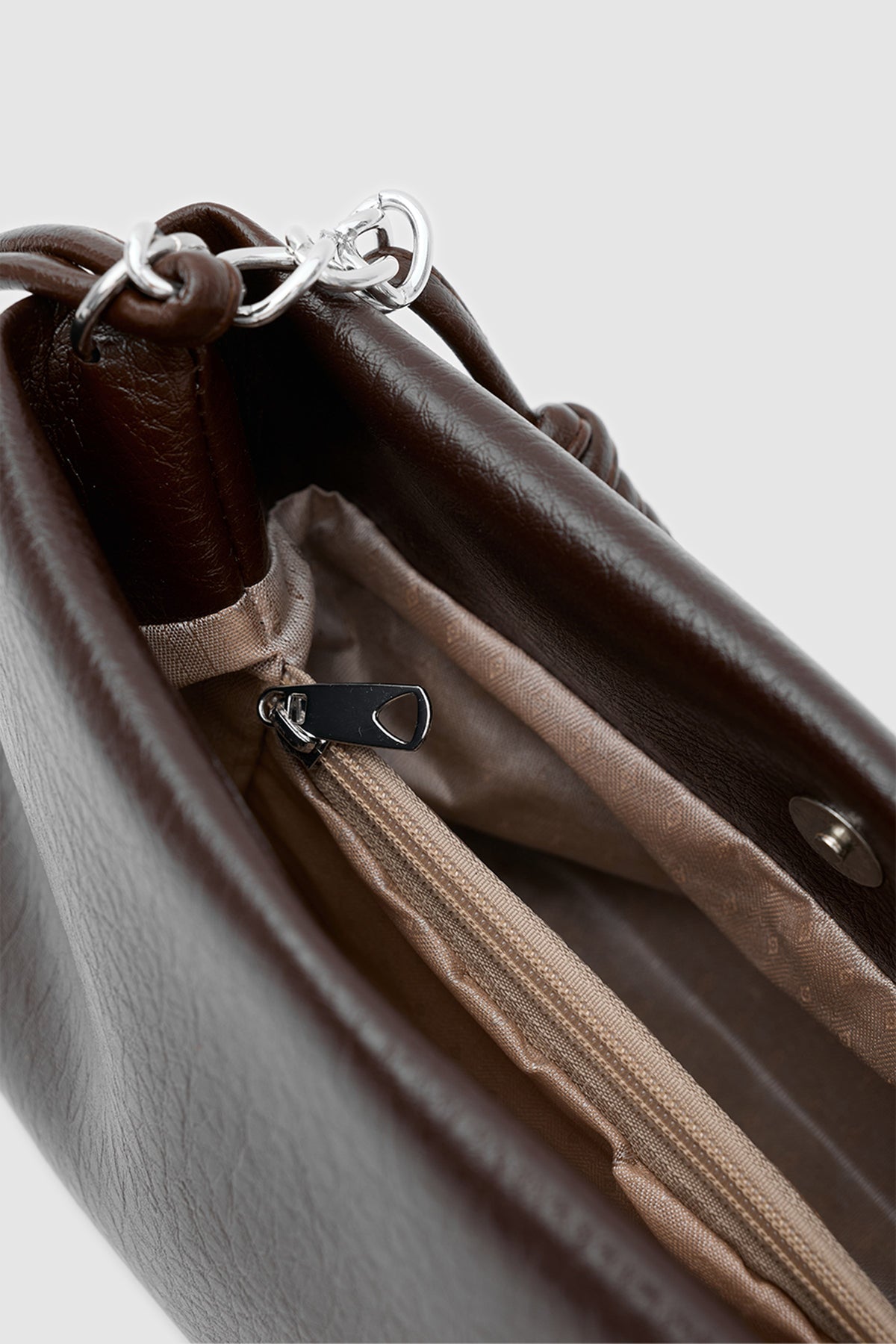 Shira Chain and Tassel Crossbody Bag in brown, view 8 – Nouva