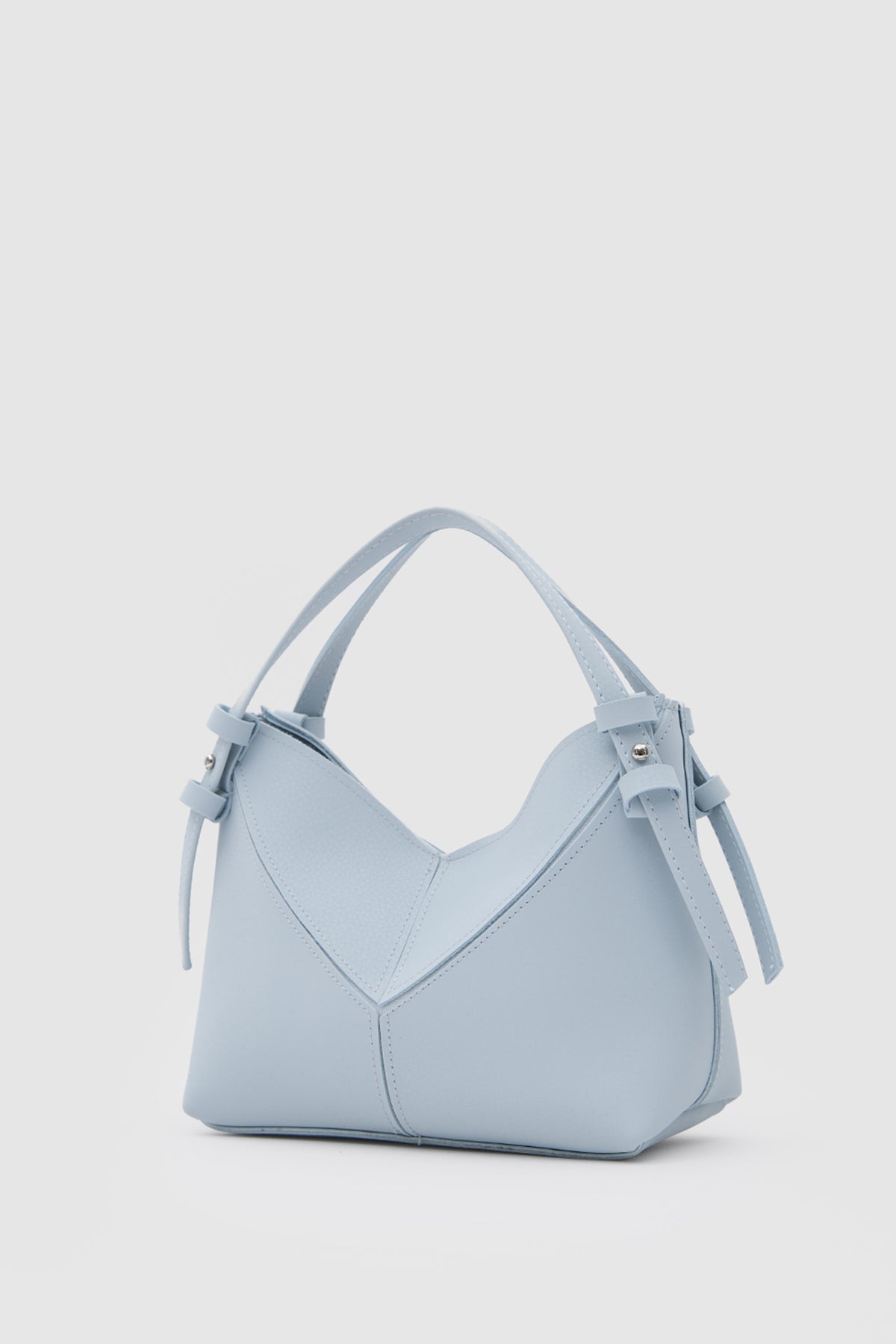 Simak Asymmetric Charm Crossbody Bag in baby blue, view 2 – Nouva