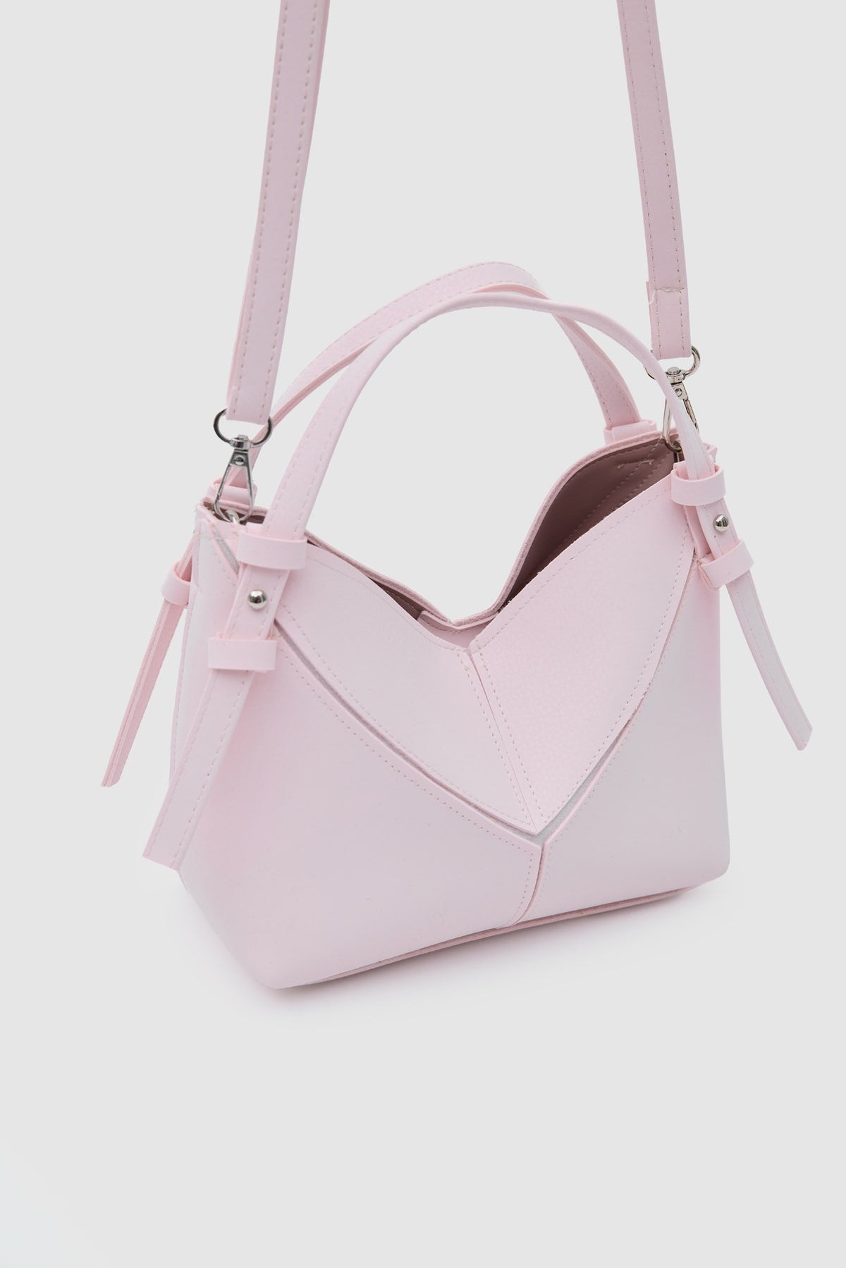 Simak Asymmetric Charm Crossbody Bag in sakura pink, view 4 – Nouva