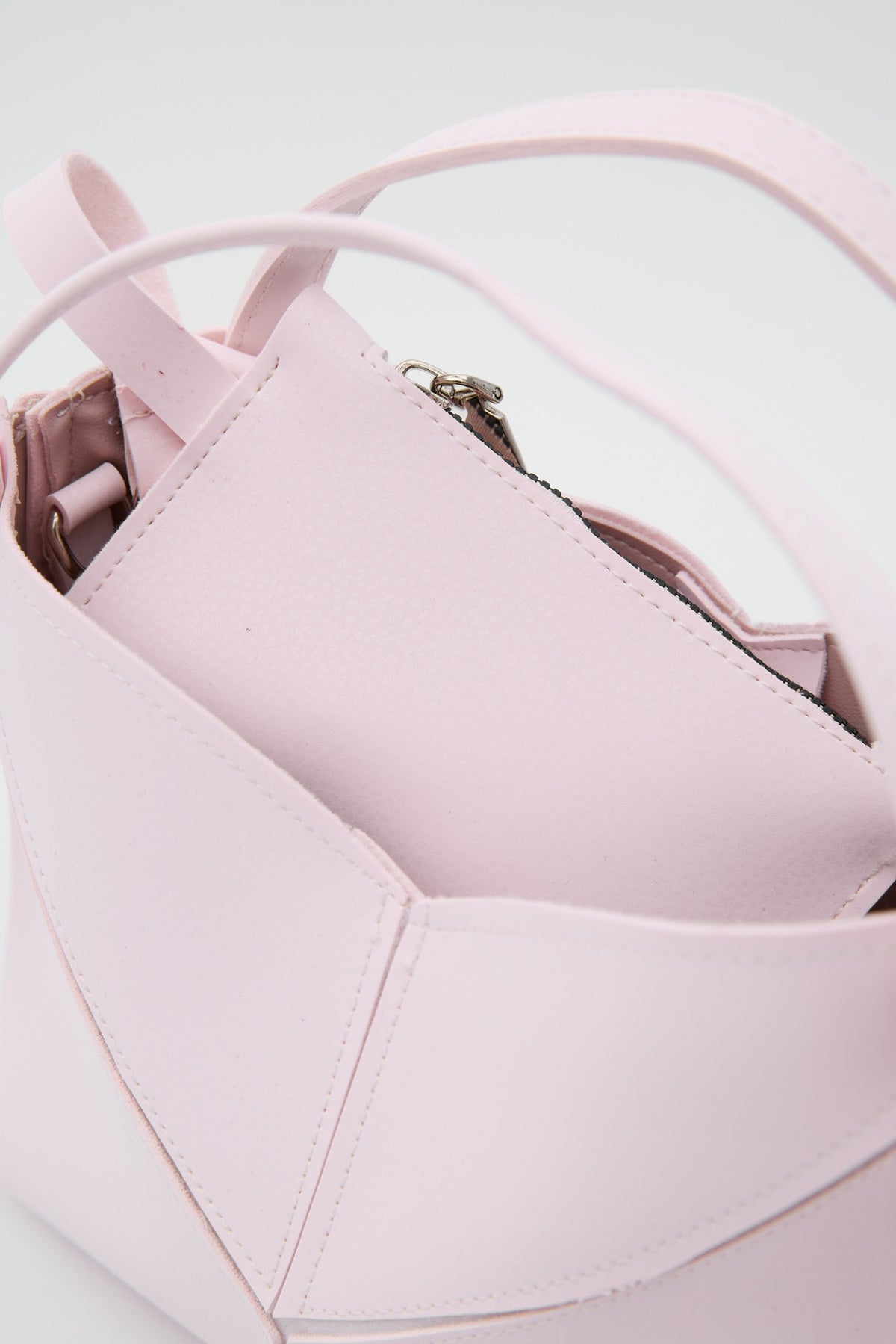Simak Asymmetric Charm Crossbody Bag in sakura pink, view 6 – Nouva
