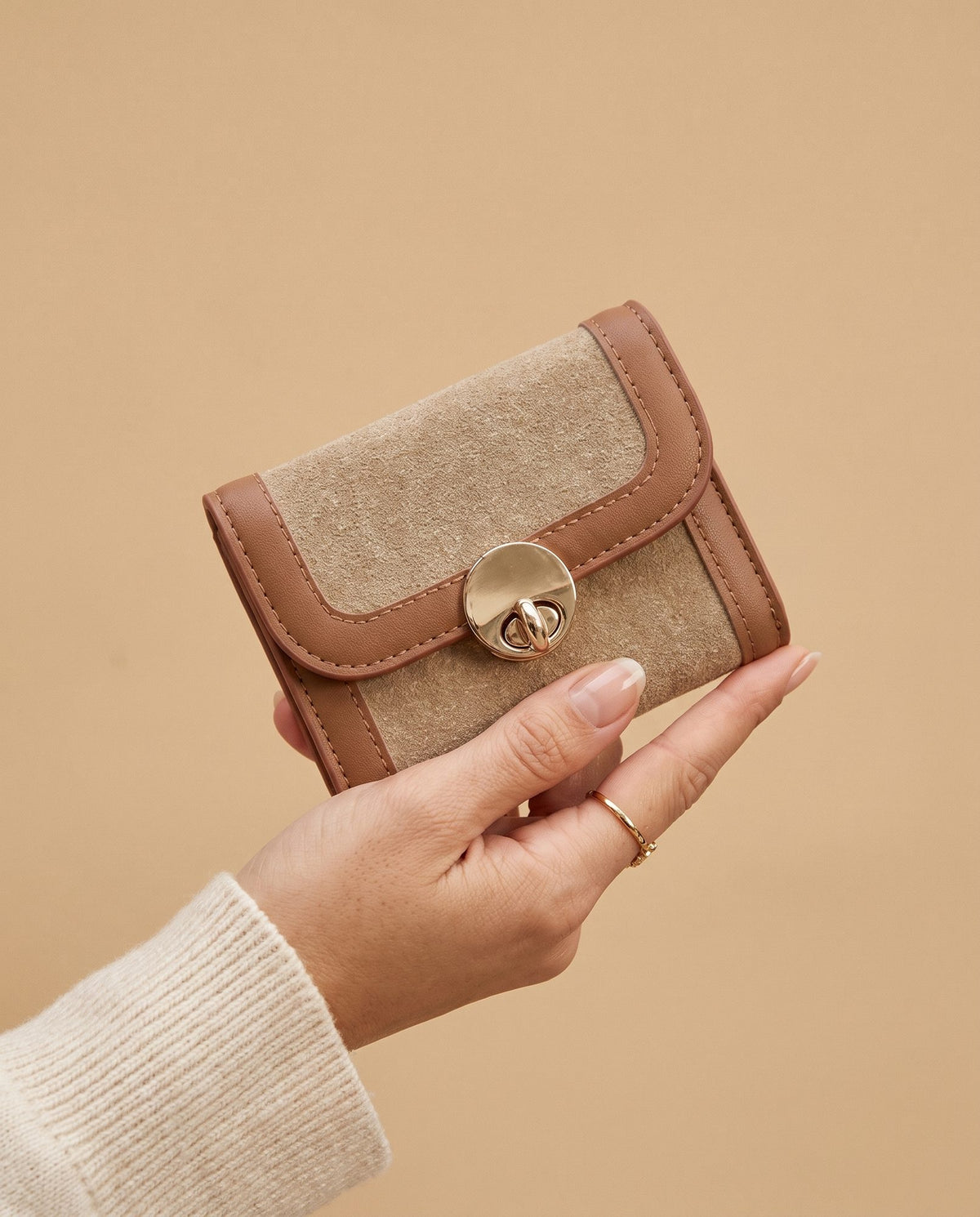 Tresor Suede Wallet in beige, view 4 – Nouva