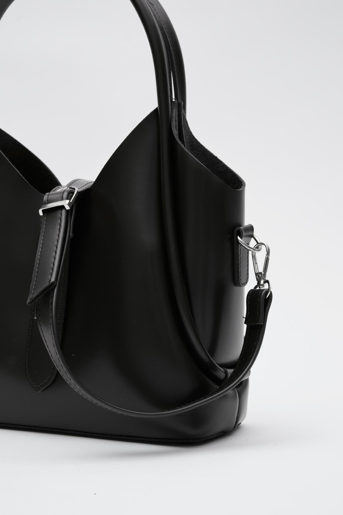 Vega Top-Handle Crossbody Bag in black, view 4 – Nouva