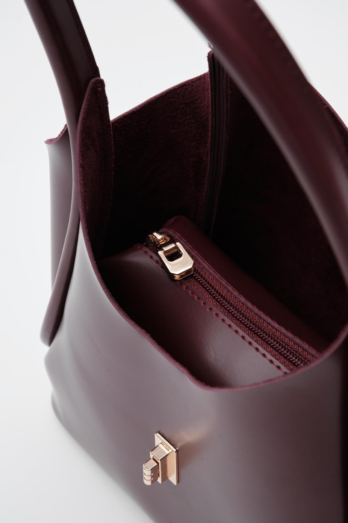 Vega Top-Handle Crossbody Bag in burgundy, view 5 – Nouva