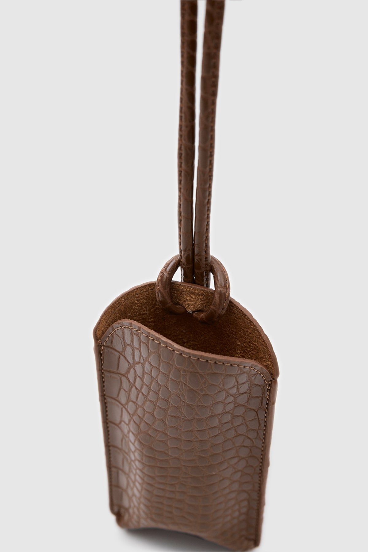 Vitrine Croc-Print Glasses Case in tan, view 6 – Nouva